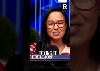 Text Message Mystery: Is This a Fake Love Story or a Cover-Up? #shorts